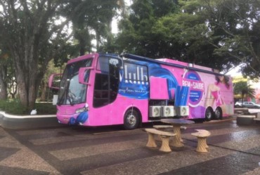 Itaí realiza exames de mamografia na Praça da Bandeira
