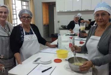 Fundo Social de Taguaí e Sebrae organizam curso de confeitaria 