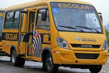 Criança de 4 anos é deixada por quase 6 horas em ônibus escolar no interior de SP; prefeitura apura o caso