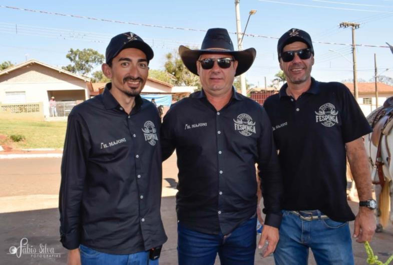 Centenas de pessoas participam da Cavalgada da Fespinga