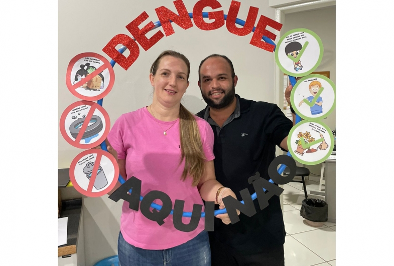 Autoridades posaram para fotos durante o evento
