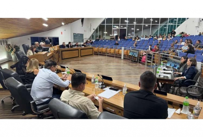 Sessão de julgamento na Câmara de  Avaré durou cerca de quatro horas