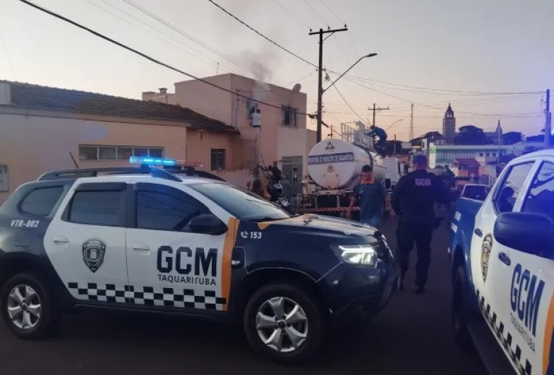 Incêndio em residência mobiliza Defesa Civil, GCM, Bombeiros e voluntários em Taquarituba