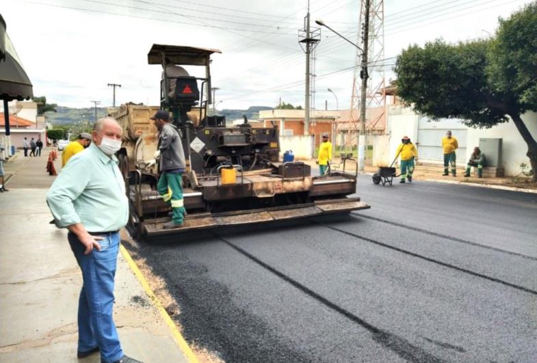 Recapeamento de ruas e avenidas segue a todo vapor em Taguaí