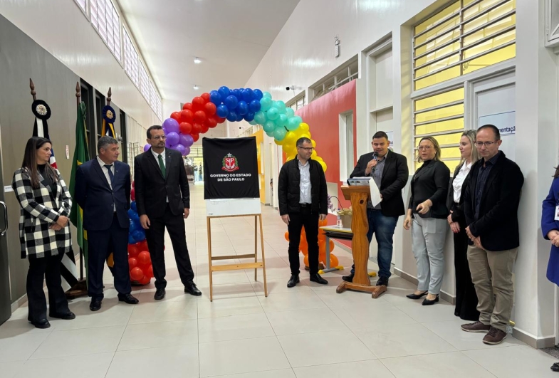 Primeira-dama Viviane, prefeito Rodrigo Fuloni, presidente da Câmara Fabiano Riato, presidente da FDE Fabricio Moreira, assessor de imprensa Gabriel Gomes, coordenadora de Educação  Keli Machado, dire