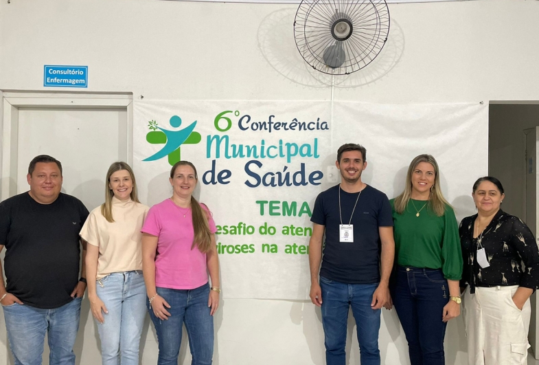 Autoridades e servidoras presentes na Conferência Municipal da Saúde