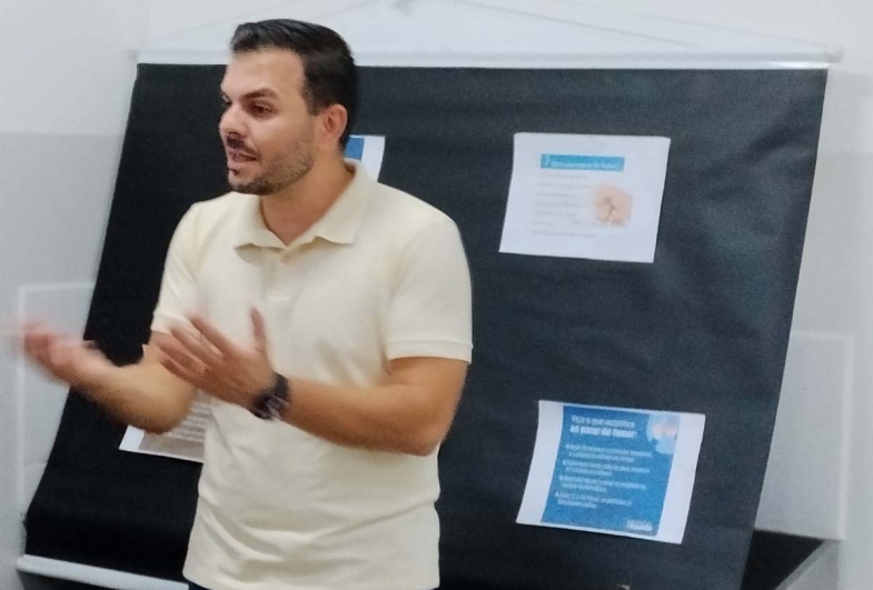 Dr. Paulo orientou participantes sobre o uso correto dos medicamentos e os benefícios de abandonar o cigarro