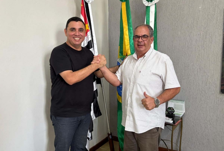Secretário estadual da juventude Juliano Borges e  prefeito Marcão do Haras