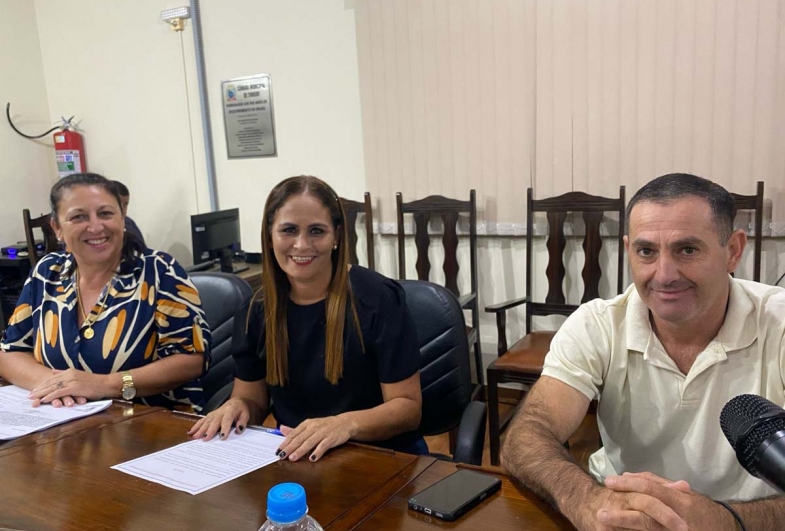 Vereadora Leila Naldi vereadora Preta e vereador Rivael Leme dos Santos