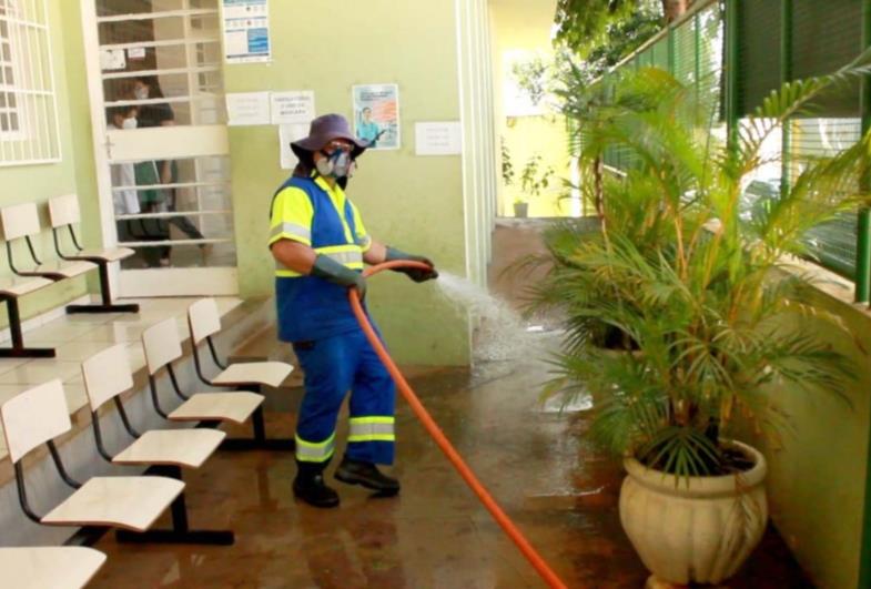Ação contra a covid-19: sanitização de áreas de grande fluxo de pessoas