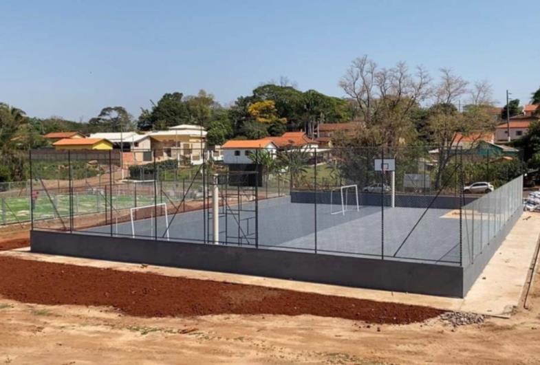 Obras da Quadra Poliesportiva, Pista de Caminhada e do Campo de Grama Sintética estão a todo vapor em Timburi