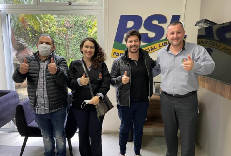 Prefeito Betinho se reúne com  deputado federal Júnior Bozzella