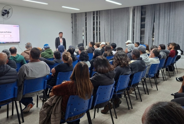 Educação financeira é tema de palestra a alunos da EJA de Avaré 