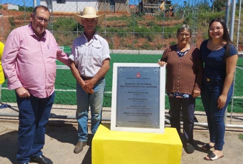 Prefeito Valtinho Boranelli inaugura quadra de futebol em Tejupá