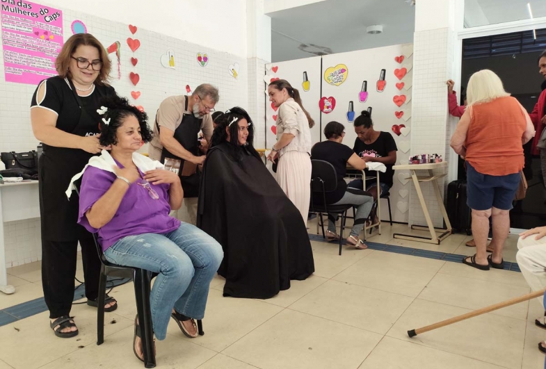 CAPS II celebra encerramento do Mês da Mulher com evento de cuidado e valorização