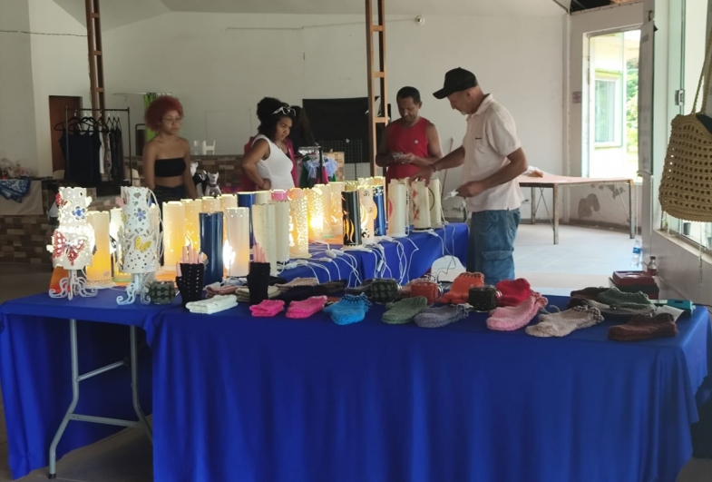 Feira acontece no antigo camping