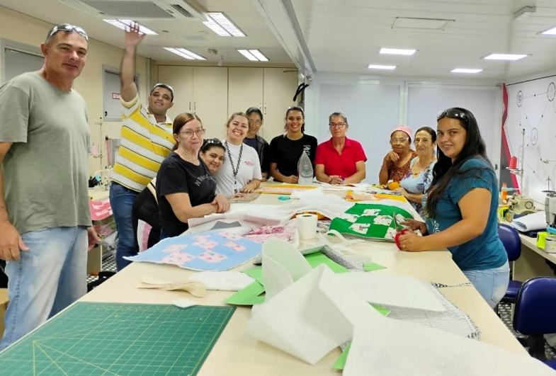 Unidade Móvel do Senai oferece curso de Patchwork para qualificar a mão de obra em Sarutaiá