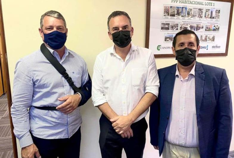 Silvinho participa de reunião na Secretaria Estadual da Habitação