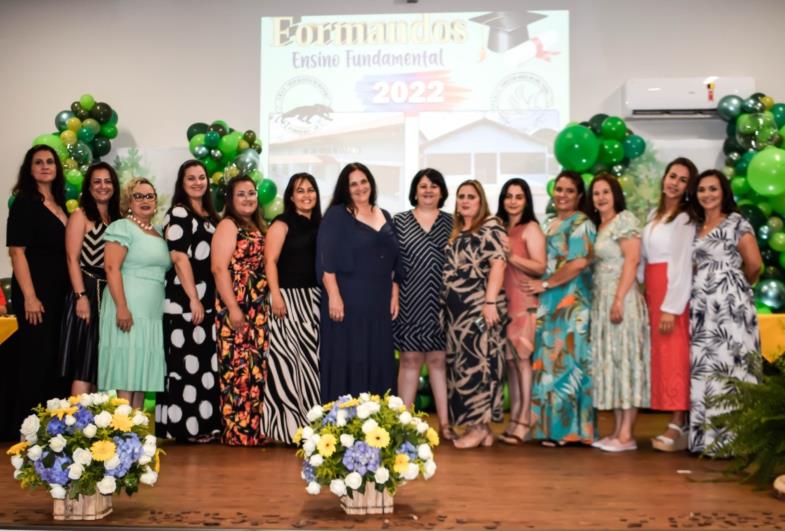 Fartura encanta com formaturas de alunos da rede municipal