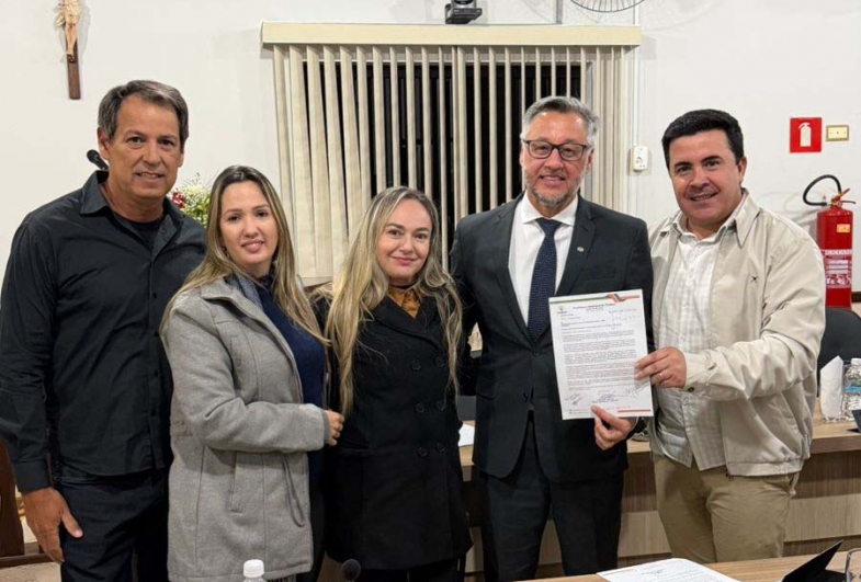 Prefeito e vereadoras de Timburi solicitam apoio do deputado João Cury para aquisição de maquinário