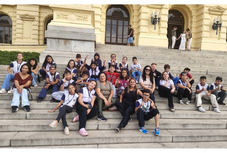 Alunos da Escola Municipal Clarindo Macedo de Avaré participam de viagem pedagógica