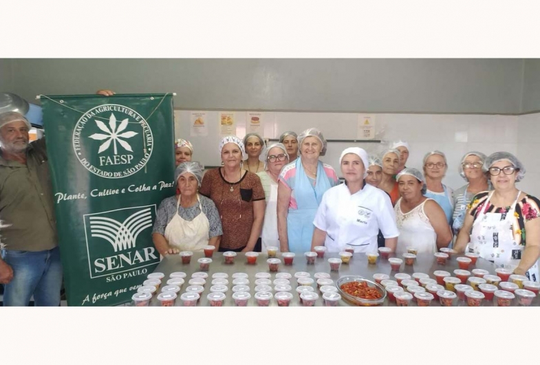 Curso de Processamento Caseiro de Tomate no Cras de Timburi
