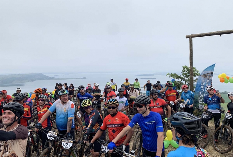 178 ciclistas participaram da pedalada, seguindo um trajeto cuidadosamente planejado até o Mirante Mazeto
