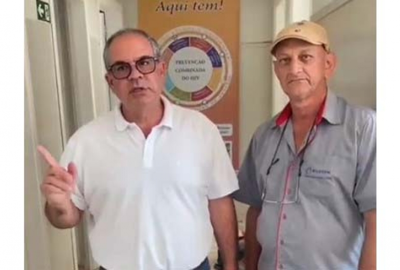 Prefeito Marcão do Haras acompanha melhorias elétricas no Posto de Saúde Central de Fartura