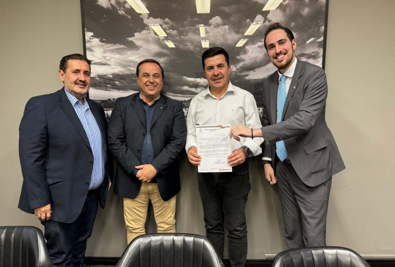 Prefeito Cristiano Amorim  protocola pedidos de verbas para agricultura em São Paulo