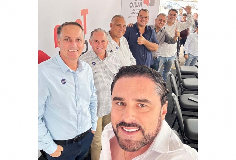 Zé Ramiro, Rodrigão, Edinho Fundão, João  da Tapera, Marcos, Carlinhos e Ronaldo