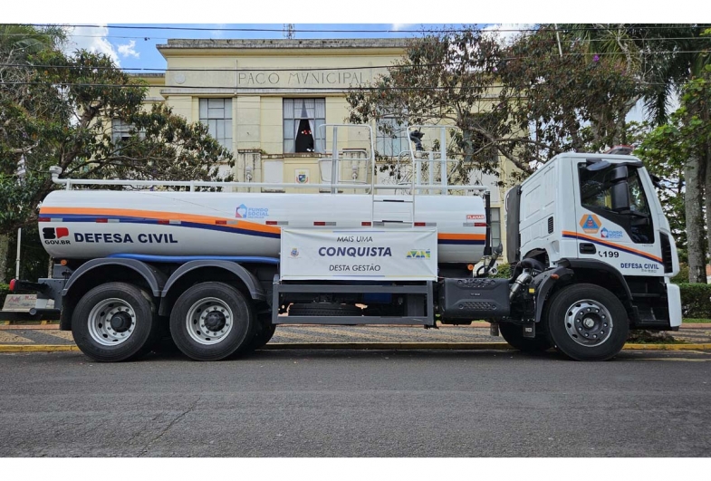 Caminhão-pipa vai auxiliar Defesa Civil no combate a incêndios em Avaré 