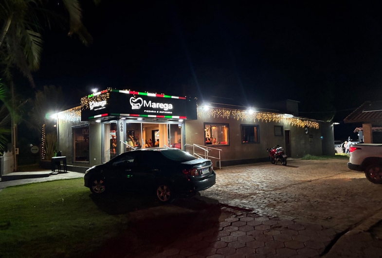 A pizzaria e esfirraria Marega está localizada na rua Jerônimo de Andrade, nº 688, no trevo sentido Paraná, em Fartura