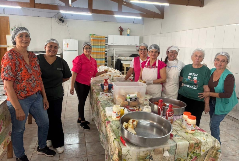 A iniciativa busca valorizar os idosos da comunidade