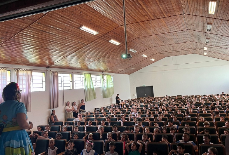Contação de histórias resgata a trajetória de Fartura para alunos da rede municipal