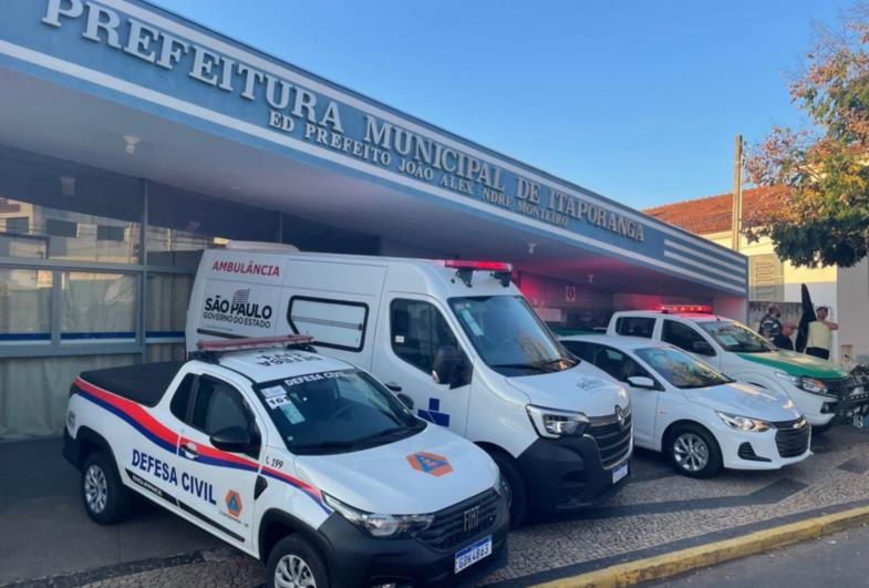 Prefeito Douglas Benini conquista nova frota de veículos para Itaporanga