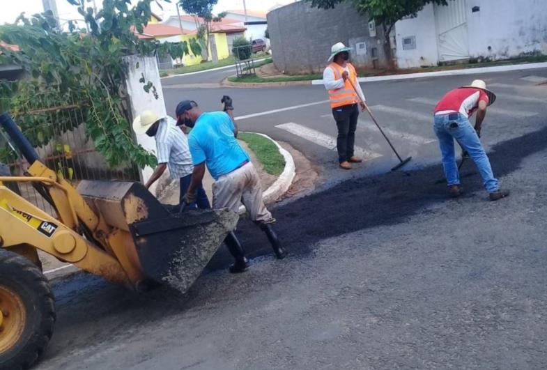 Prefeitura de Itaporanga realiza recape em ruas da cidade