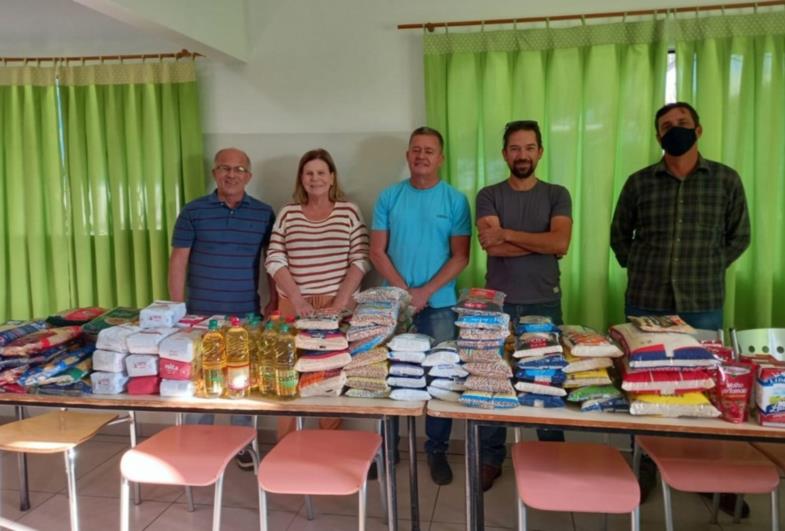 Solidariedade: Fundo Social repassa alimentos doados durante o RockinFar à APAE