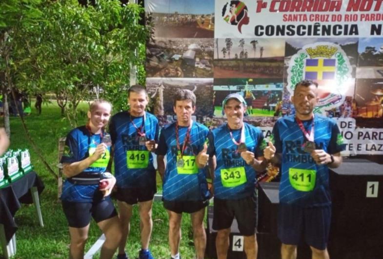 Atletas do Timburi Running fazem bonito na Corrida da Consciência Negra em Santa Cruz do Rio Pardo 