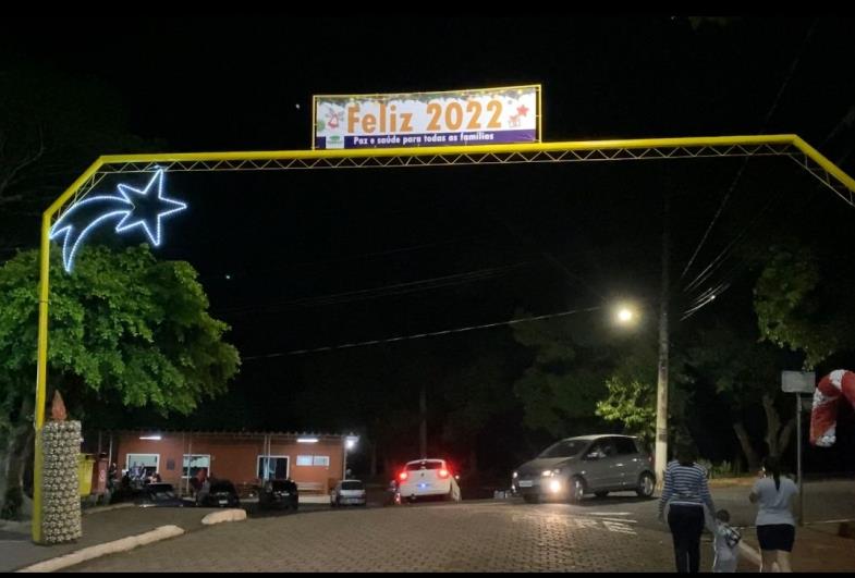 Iluminação de natal de Timburi encanta moradores e visitantes 