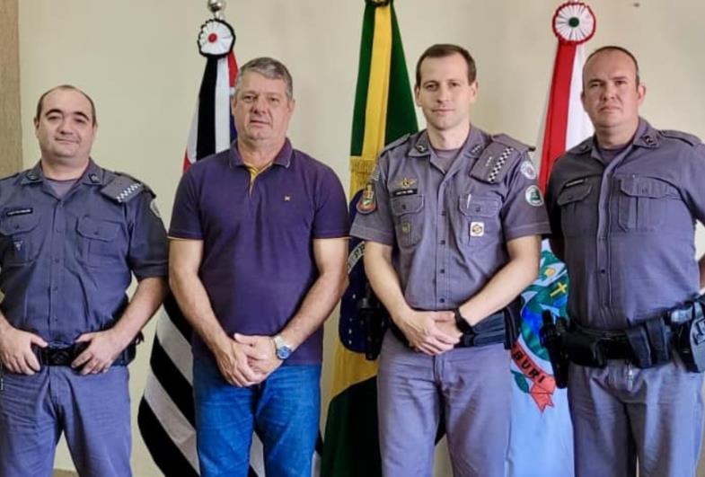 Prefeito e Polícia Militar discutem  medidas de segurança em Timburi