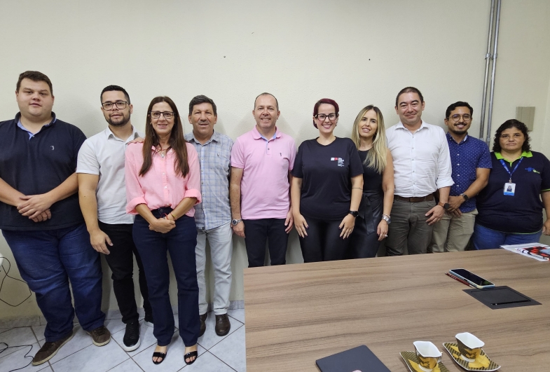 Secretário Ricardinho discute novas parcerias com subsecretária de Desenvolvimento Econômico