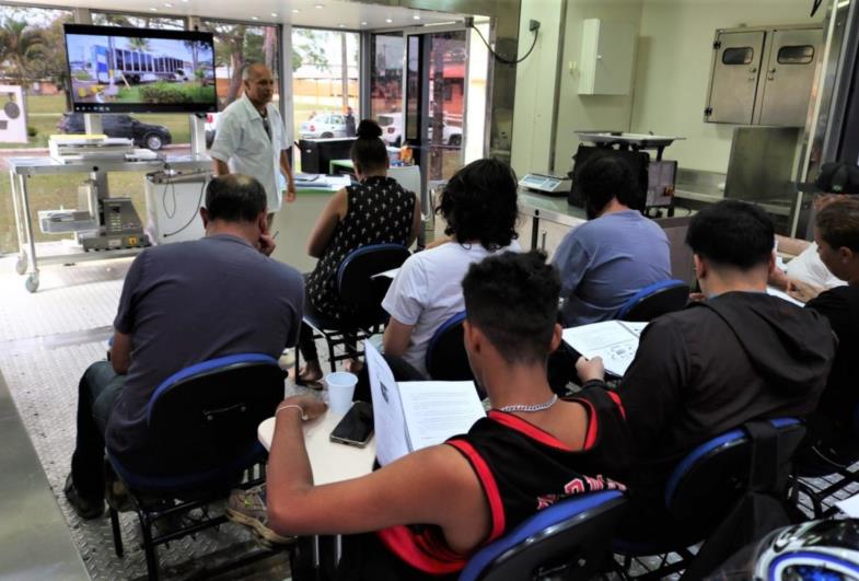 Curso gratuito sobre trabalho em açougue é iniciado em Avaré