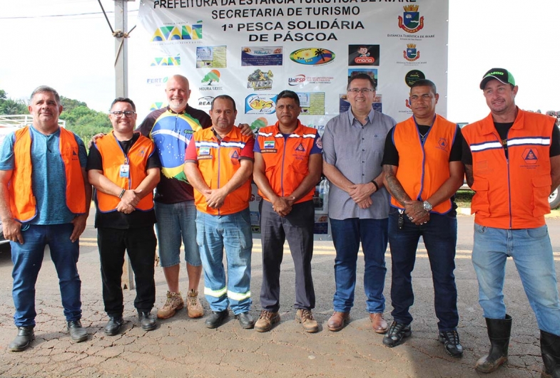 Integrantes da Defesa Civil de Avaré dando apoio ao evento