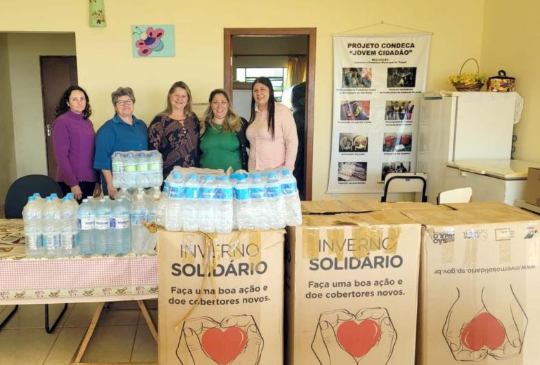 Fundo social de Tejupá recebe doações de roupas e água