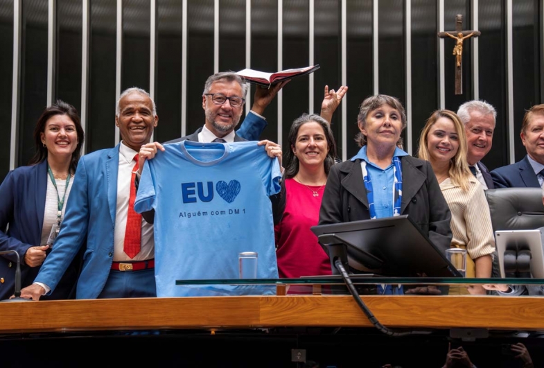 Deputado João Cury comemora aprovação de projeto que garante direitos a 600 mil brasileiros com Diabetes Tipo 1