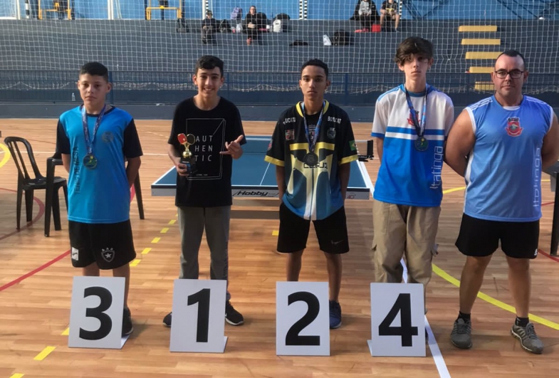 Equipe de Tênis de Mesa de Fartura brilha em circuito regional