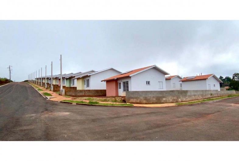 Placas solares instaladas em casas no Conjunto Habitacional  de Timburi contribuem para redução da energia elétrica 