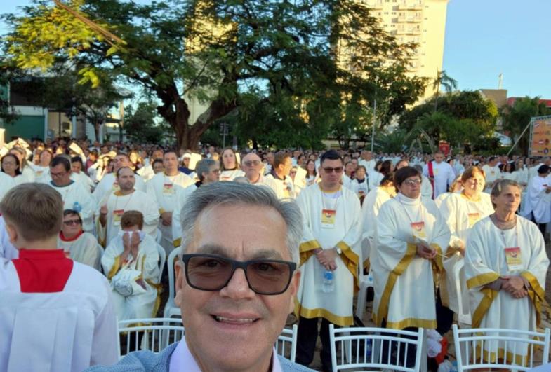 Prefeito de Sarutaiá, Isnar Freschi, participa de encerramento do 5º Congresso Eucarístico