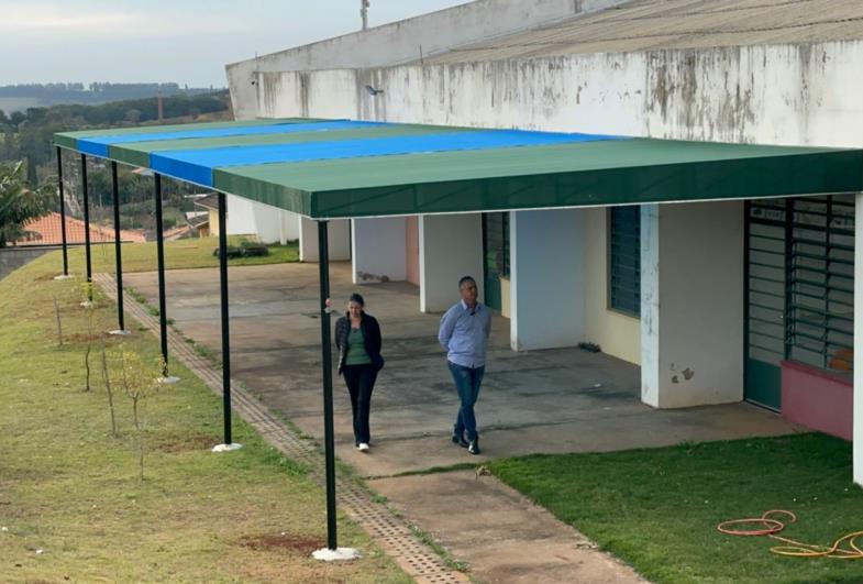 Creche Escola recebe nova cobertura no espaço de recriação