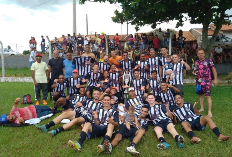 Vila Martins vence torneio no campo do Fluminense